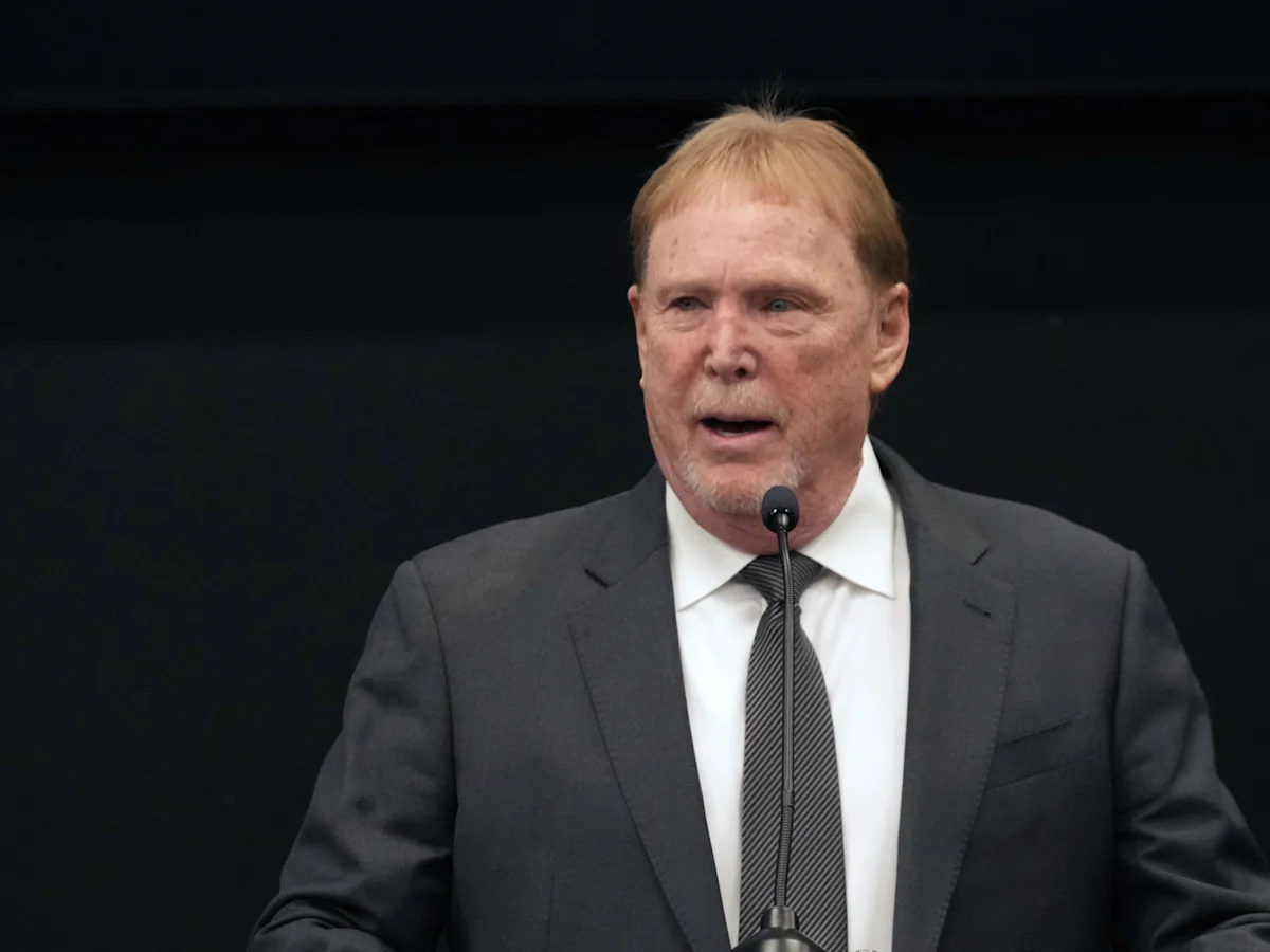 BREAKING NEWS Las Vegas raiders fans react in shock as the team owner